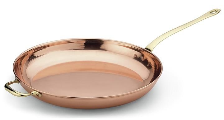 shutterstock_306133265 how-to-season-red-copper-pan