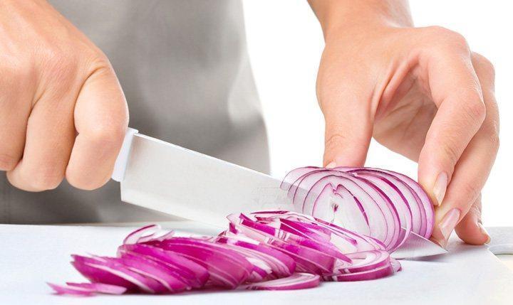 Cutting Onions For Grilled Chicken